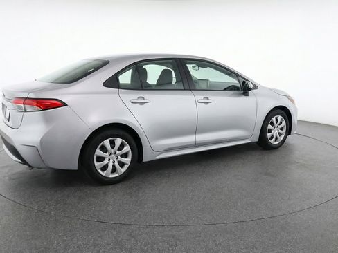 Used 2025 Toyota Corolla LE FWD image 9