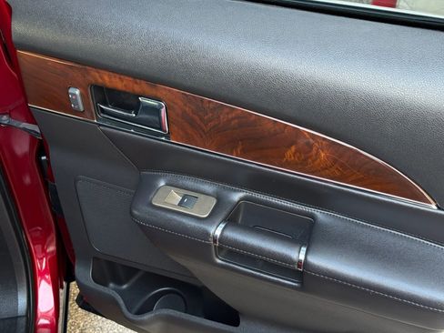 Used 2013 Lincoln MKX AWD image 27