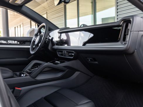 New 2026 Porsche Cayenne Coupe AWD/4WD image 46