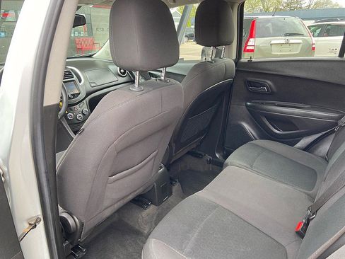 Used 2016 Chevrolet Trax LS image 17