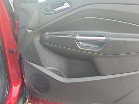 Used 2019 Ford Escape SEL image 18