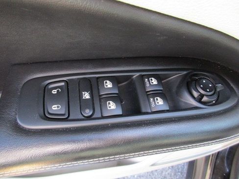 Used 2017 Jeep Compass Latitude AWD/4WD image 16