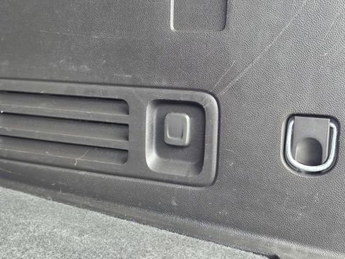 Used 2019 Chevrolet Traverse LS FWD image 30