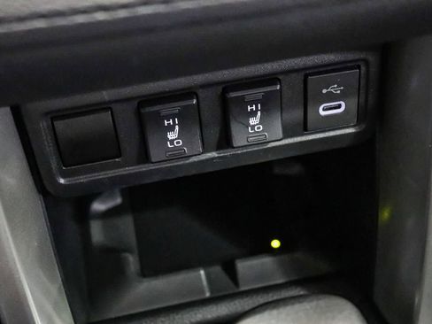 Used 2024 Toyota Corolla Cross XLE w/ Convenience Package FWD image 23
