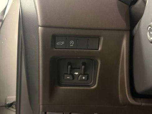 Used 2025 Lexus LX 600 4WD w/ Accessory Package (2T) image 37