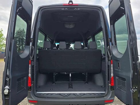 Used 2025 Mercedes-Benz Sprinter 2500 image 21