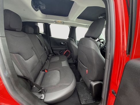 Used 2016 Jeep Renegade Trailhawk image 24