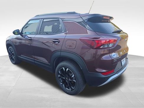 Used 2022 Chevrolet TrailBlazer LT w/ Convenience Package image 3