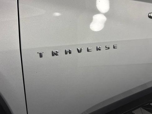Used 2020 Chevrolet Traverse LT w/ LT Premium Package AWD/4WD image 43