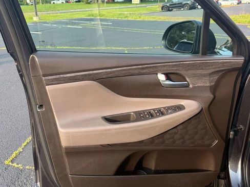 Used 2020 Hyundai Santa Fe SE image 12