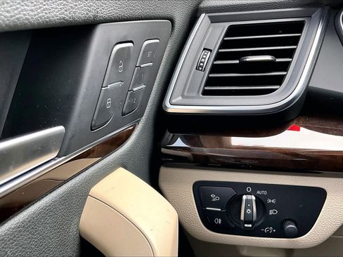 Used 2018 Audi Q5 Premium Plus image 36