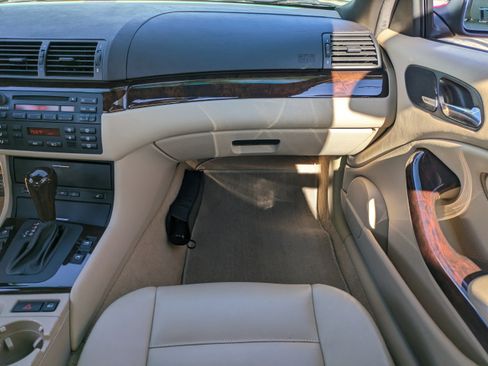 Used 2005 BMW 330Ci Convertible image 17