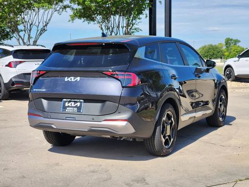 New 2026 Kia Sportage EX image 4