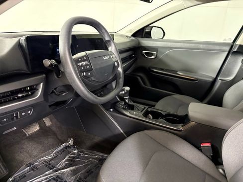 Used 2025 Kia K4 FWD image 22