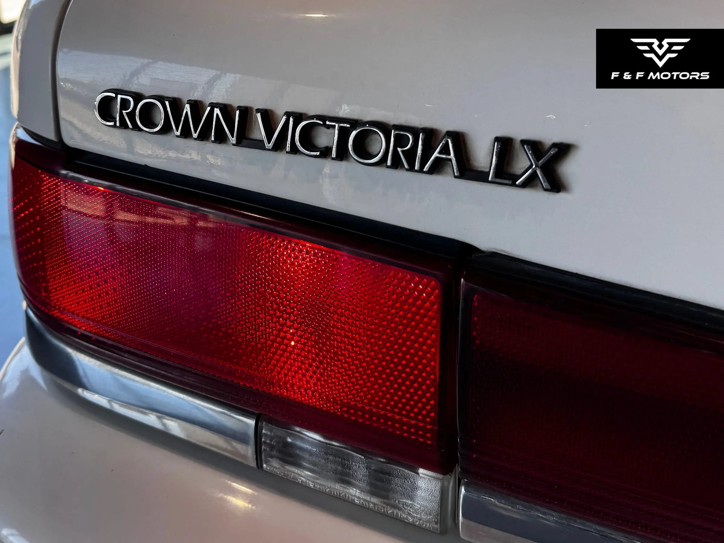 Used 1996 Ford Crown Victoria LX RWD image 7