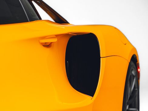 Used 2023 McLaren Artura RWD image 33