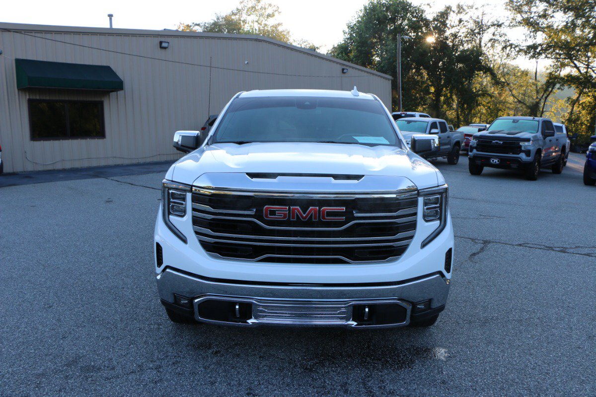 Used 2024 GMC Sierra 1500 SLT w/ SLT Convenience Package AWD/4WD image 11
