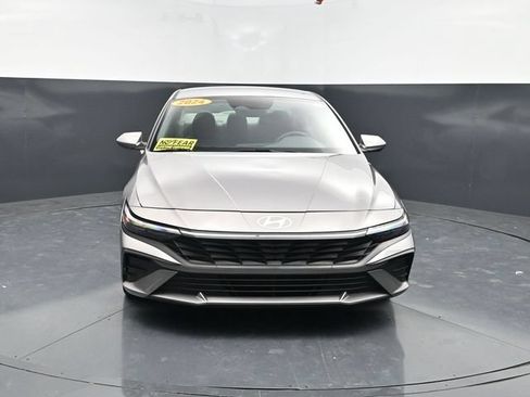 Used 2024 Hyundai Elantra SEL FWD image 2