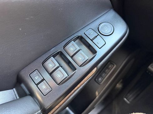 Used 2020 Chevrolet Suburban LT AWD/4WD image 32
