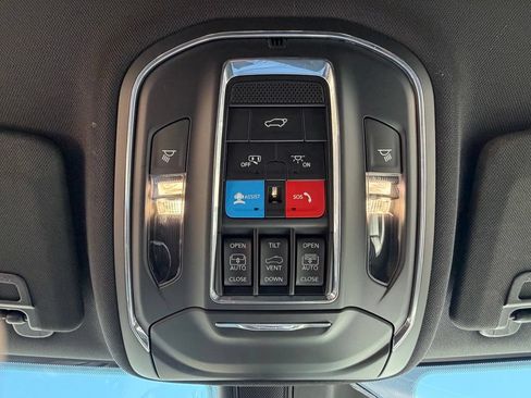 Certified 2024 Jeep Grand Cherokee L Limited w/ Luxury Tech Group II AWD/4WD image 35