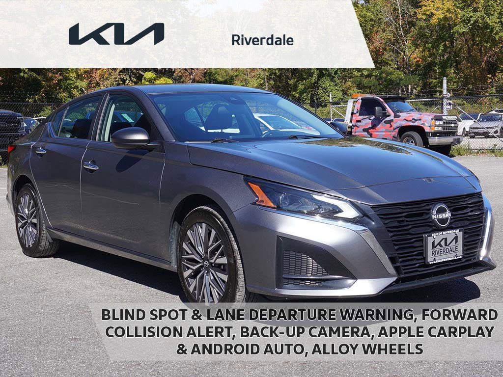 Used 2024 Nissan Altima 2.5 SV AWD/4WD image 1