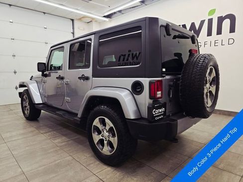 Used 2018 Jeep Wrangler Unlimited Sahara w/ Connectivity Group AWD/4WD image 3