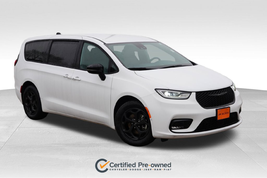 Used 2024 Chrysler Pacifica Limited FWD image 1