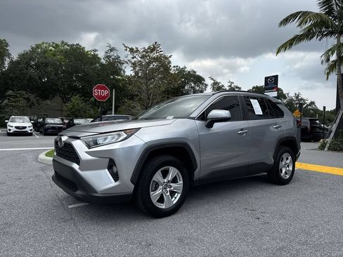 Used 2021 Toyota RAV4 XLE FWD image 28