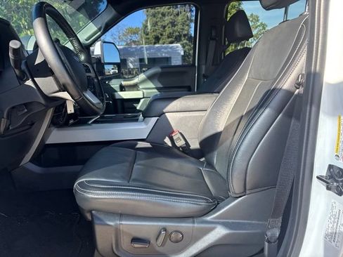 Used 2022 Ford F250 Lariat w/ Lariat Value Package AWD/4WD image 9