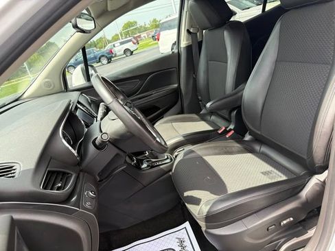 Used 2021 Buick Encore Preferred w/ Safety Package AWD/4WD image 11