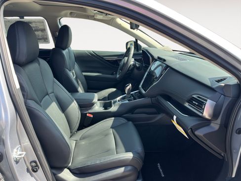 Certified 2025 Subaru Outback Touring XT AWD/4WD image 16