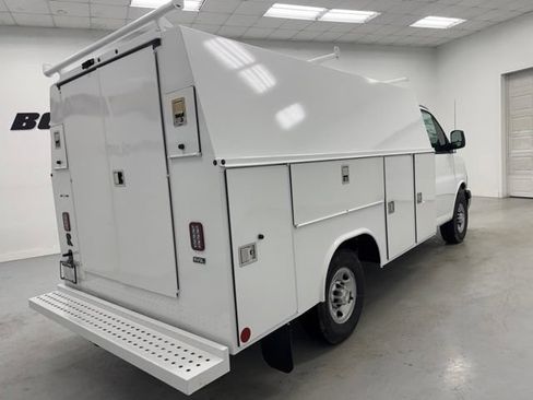 New 2026 Chevrolet Express 3500 w/ Power Convenience Package RWD image 6