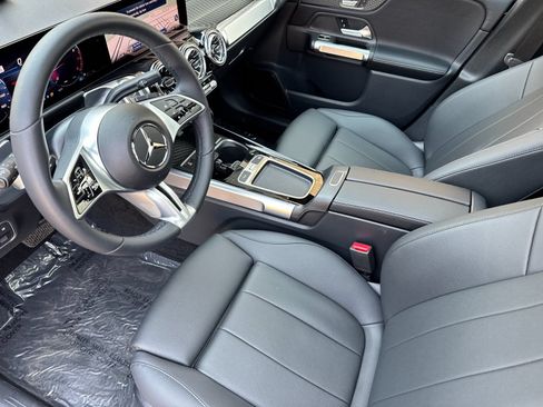 Certified 2024 Mercedes-Benz GLB 250 4MATIC image 9