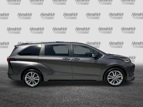 Certified 2023 Toyota Sienna Platinum FWD image 11