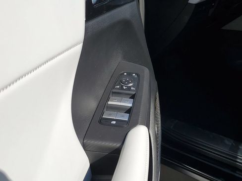 New 2026 Mitsubishi Outlander SE FWD image 16