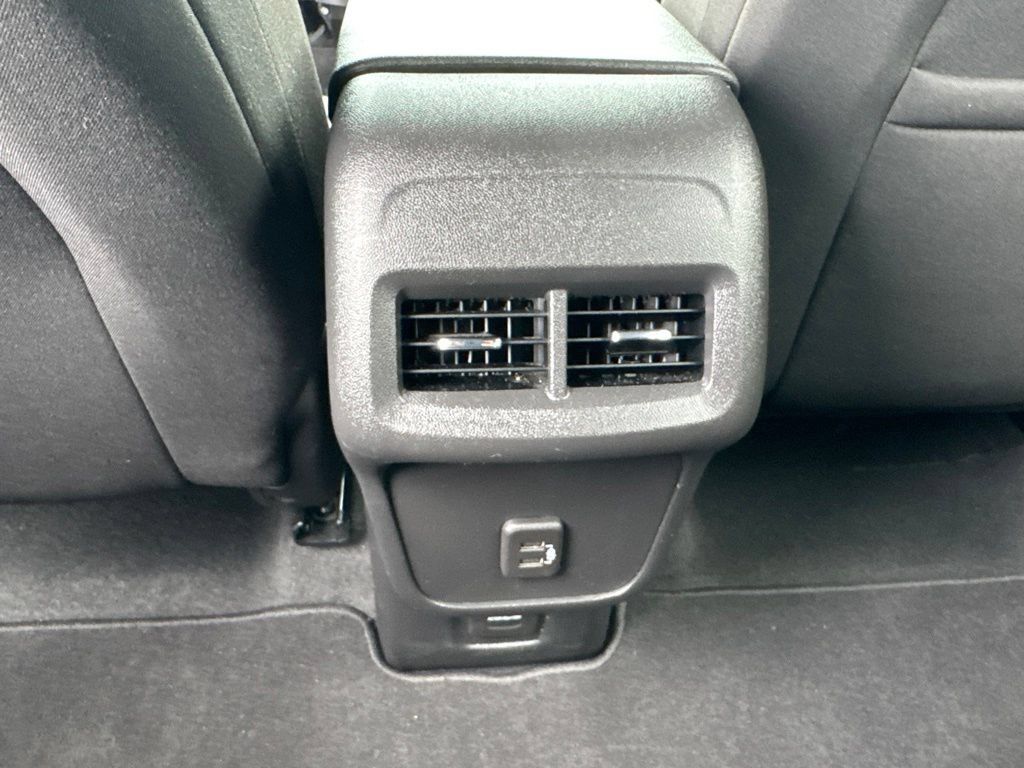 Used 2023 Chevrolet Equinox LT FWD image 31
