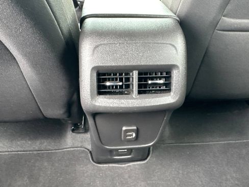 Used 2023 Chevrolet Equinox LT FWD image 31