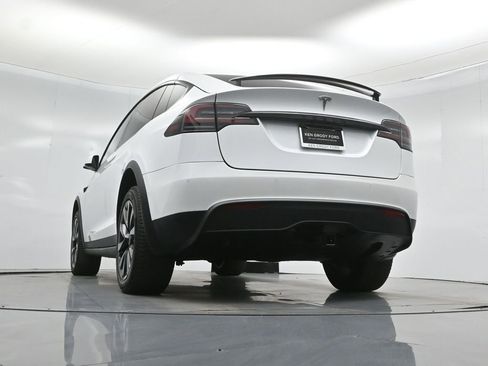 Used 2022 Tesla Model X image 45