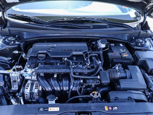 Used 2025 Hyundai Elantra Sport FWD image 28