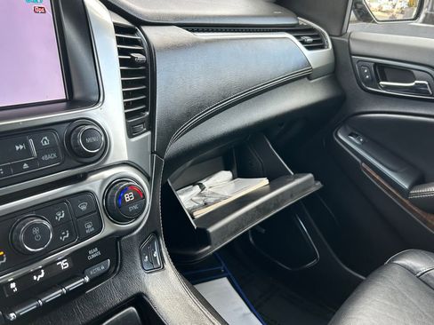 Used 2015 Chevrolet Suburban LT w/ Luxury Package image 35