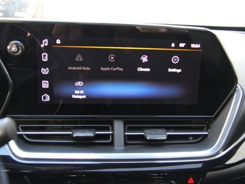 Used 2024 Chevrolet Trax RS w/ Sunroof Package FWD image 28