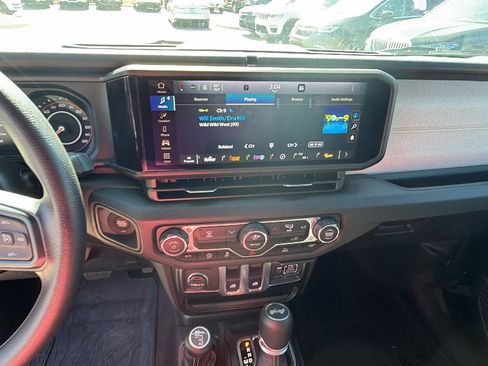 Used 2025 Jeep Wrangler Sport image 30