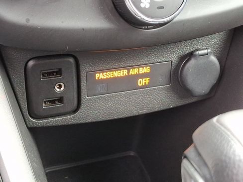 Certified 2022 Chevrolet Trax LT w/ LT Convenience Package image 25