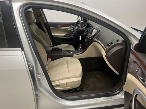 Used 2016 Buick Regal FWD image 25