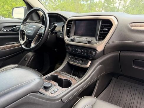 Used 2021 GMC Acadia Denali w/ Denali Technology Package AWD/4WD image 6