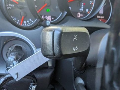 Used 2014 Porsche Cayenne Platinum Edition image 29