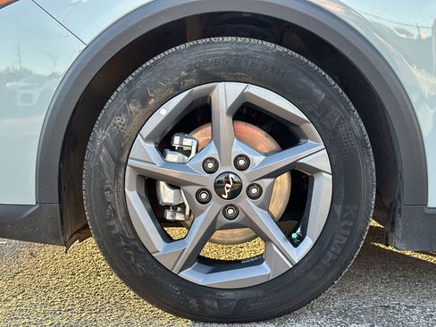 Used 2025 Kia K4 LXS image 18