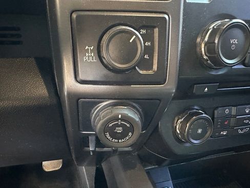 Used 2018 Ford F150 XLT w/ Equipment Group 302A Luxury AWD/4WD image 22