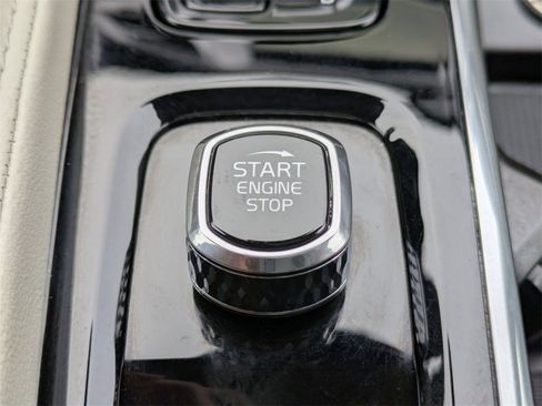 Certified 2025 Volvo XC90 B6 Ultra w/ Lounge Package image 42