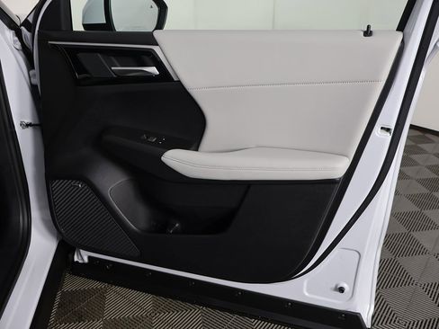 New 2025 Mitsubishi Outlander SE image 26